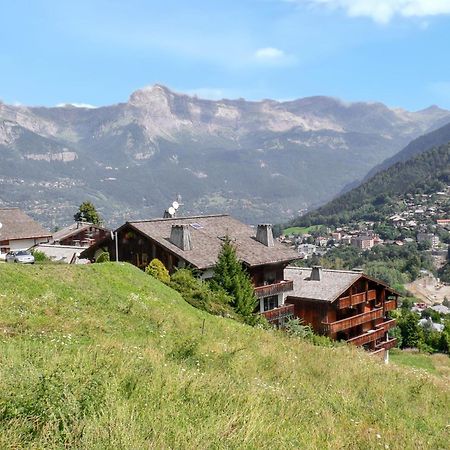 Appartement Saint Gervais: Ski-In, City Views & Shared Pool Exterior photo